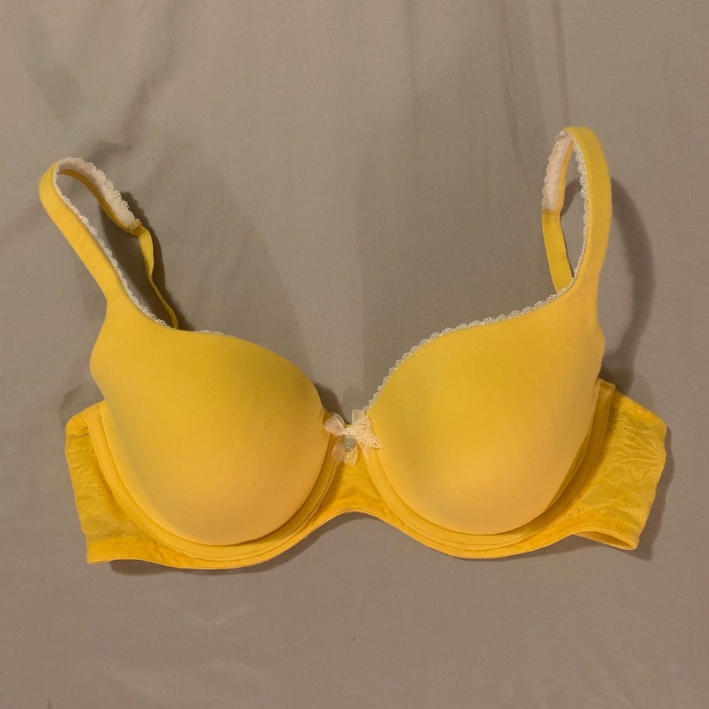 Victoria’s Secret 34DD Bra